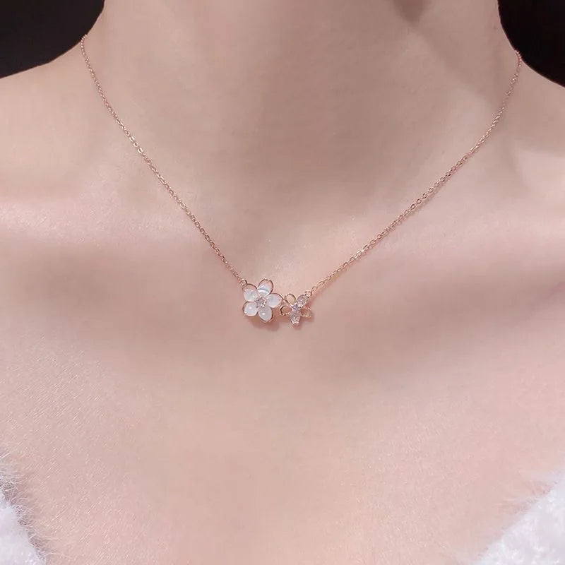 Luxury Shiny Sakura Pendant for Women Fashion Trendy Stereoscopic Flower Necklace High Quality Jewelry Women